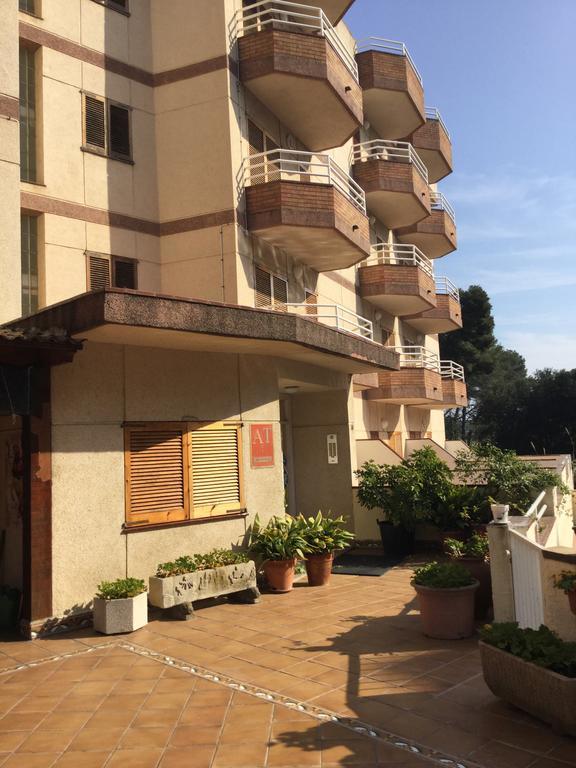 Apartamentos Eva Costa Brava Exterior photo